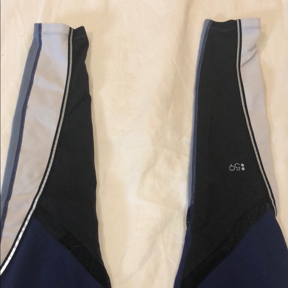 Black Splits59 Leggings in size medium - Picture 3 of 6